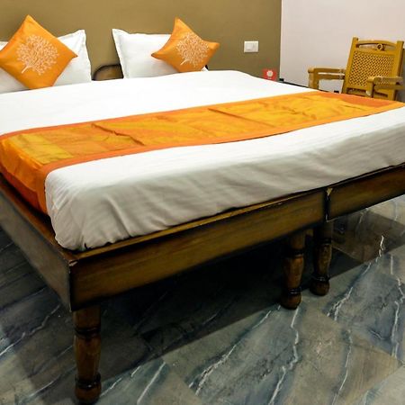 Oyo 7622 Varanasi Stays Esterno foto