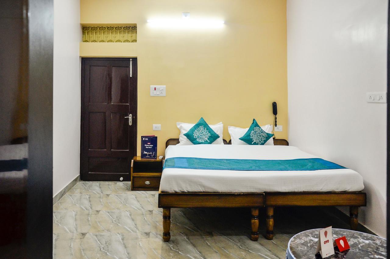 Oyo 7622 Varanasi Stays Esterno foto