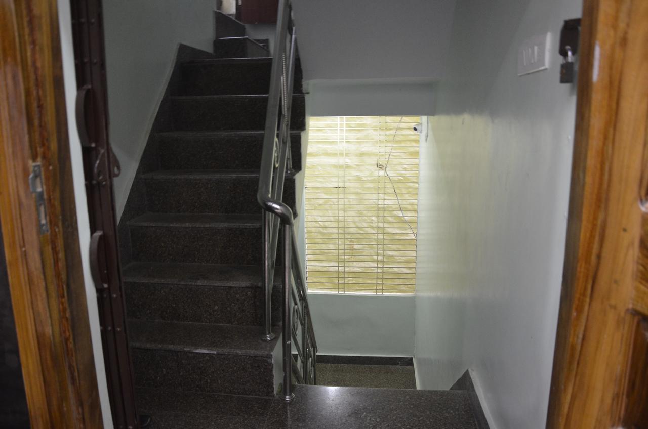 Oyo 7622 Varanasi Stays Esterno foto
