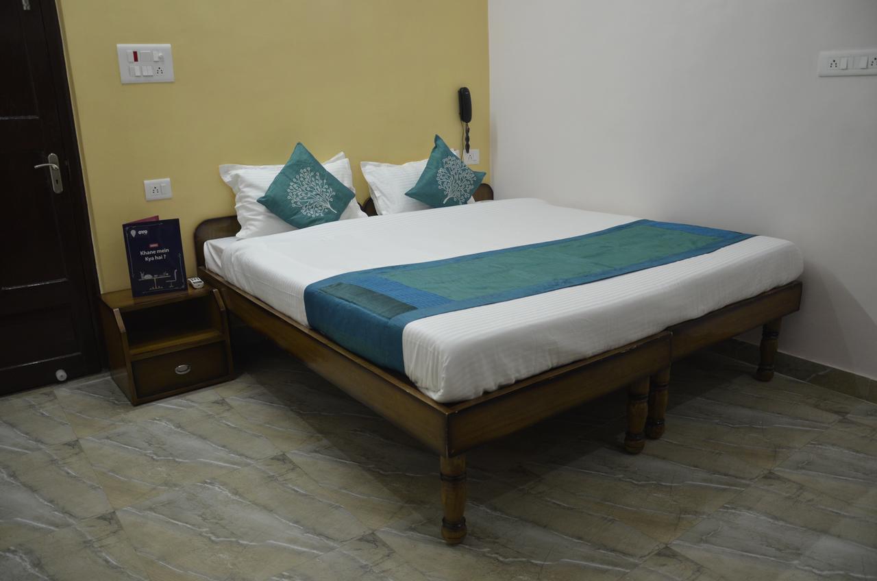 Oyo 7622 Varanasi Stays Esterno foto