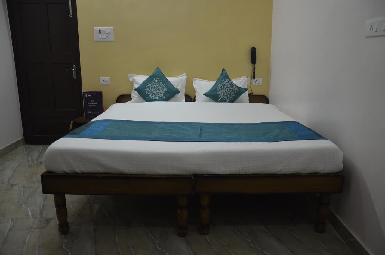 Oyo 7622 Varanasi Stays Esterno foto