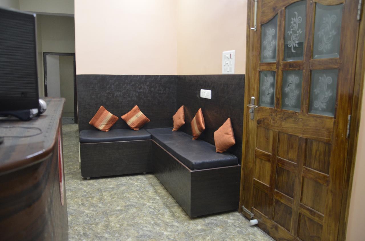 Oyo 7622 Varanasi Stays Esterno foto