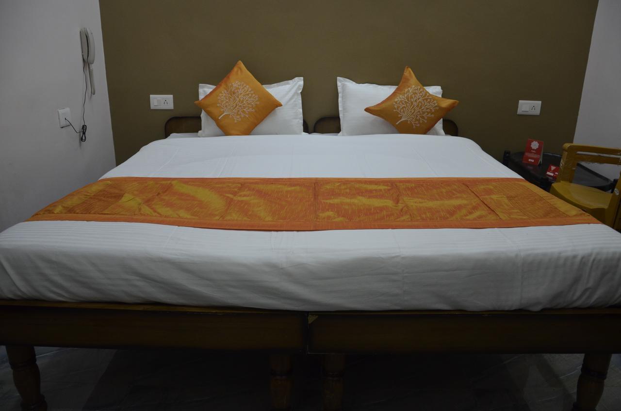 Oyo 7622 Varanasi Stays Esterno foto