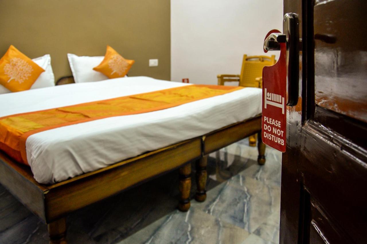 Oyo 7622 Varanasi Stays Esterno foto