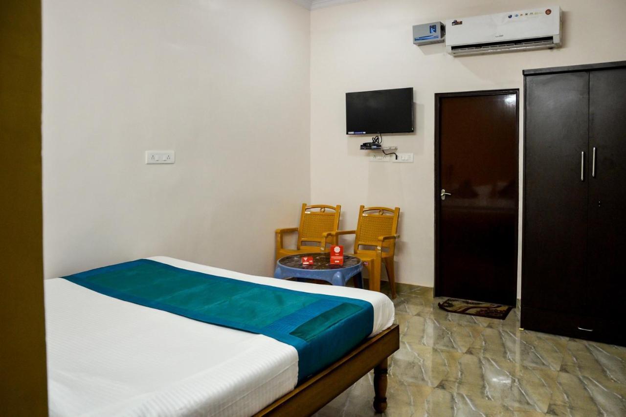 Oyo 7622 Varanasi Stays Esterno foto